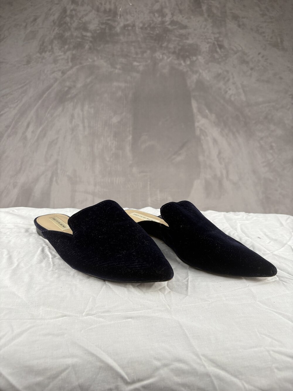 Saks Fifth Avenue Velvet Pointed-Toe Mules Flats Sz 7.5 - Picture 2 of 9